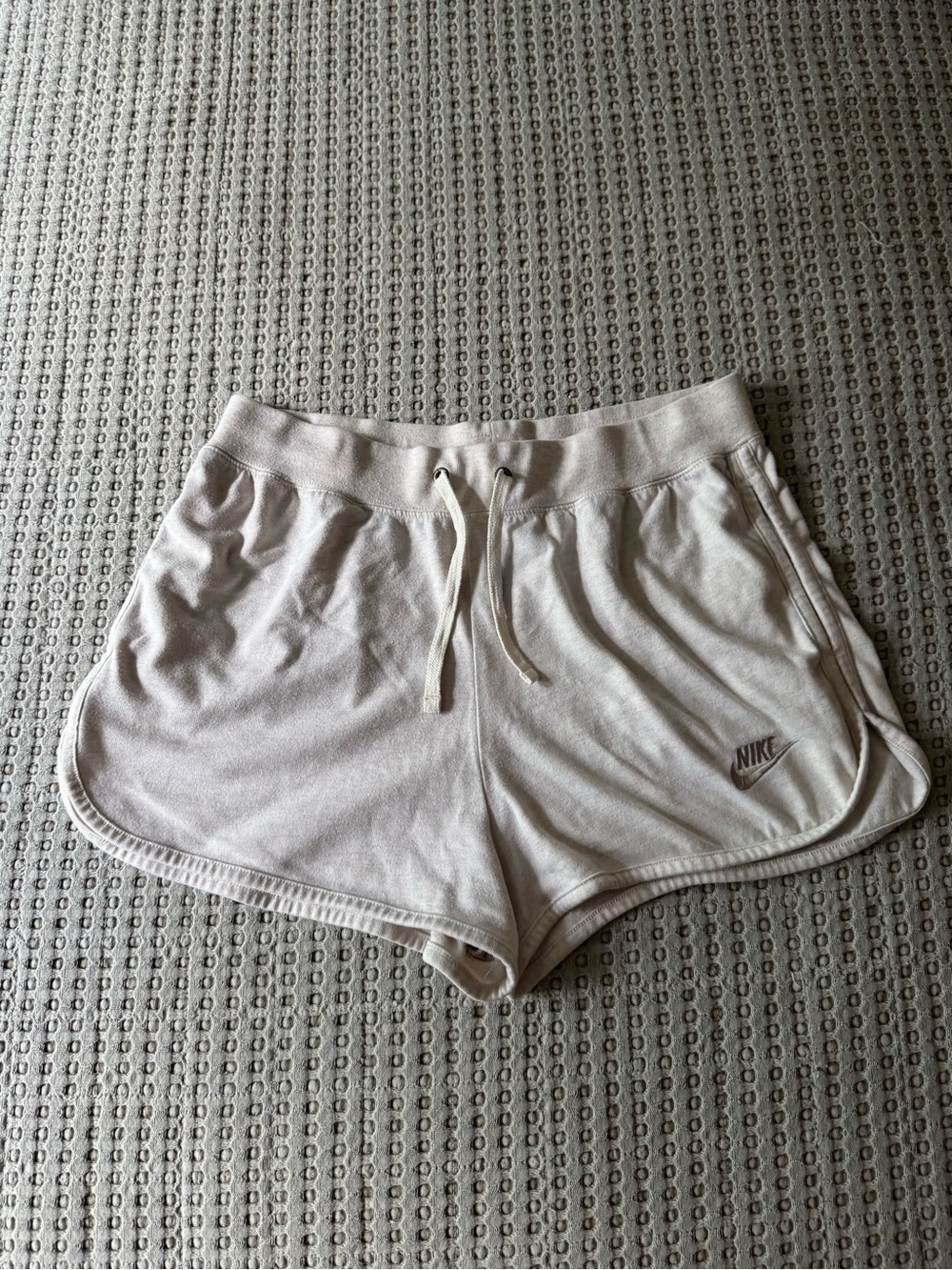 Nike Women’s Cream Athletic Shorts with Drawstring size medium